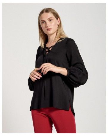 Viscose Passager blouse with V Black