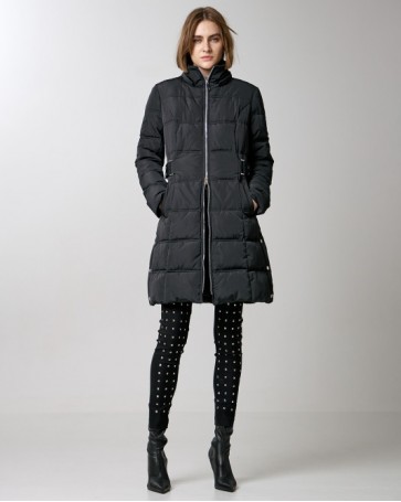 Access long jacket with synthetic fur on the hood and belt Black