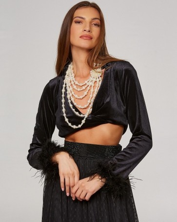 Lynne crop top with velvet look and wings on the sleeves Black