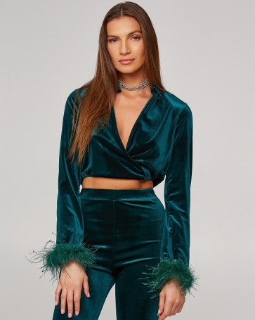 Lynne crop top with velvet look and wings on the sleeves Green