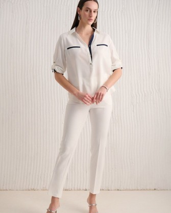 Mπλούζα Fibes Fashion με γιακά και κουμπιά Λευκό