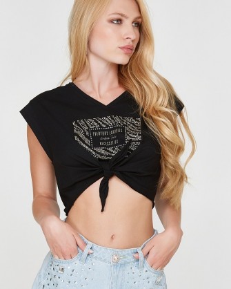Κροπ βαμβακερή μπλούζα Lynne με τύπωμα και κόμπο Μαύρο